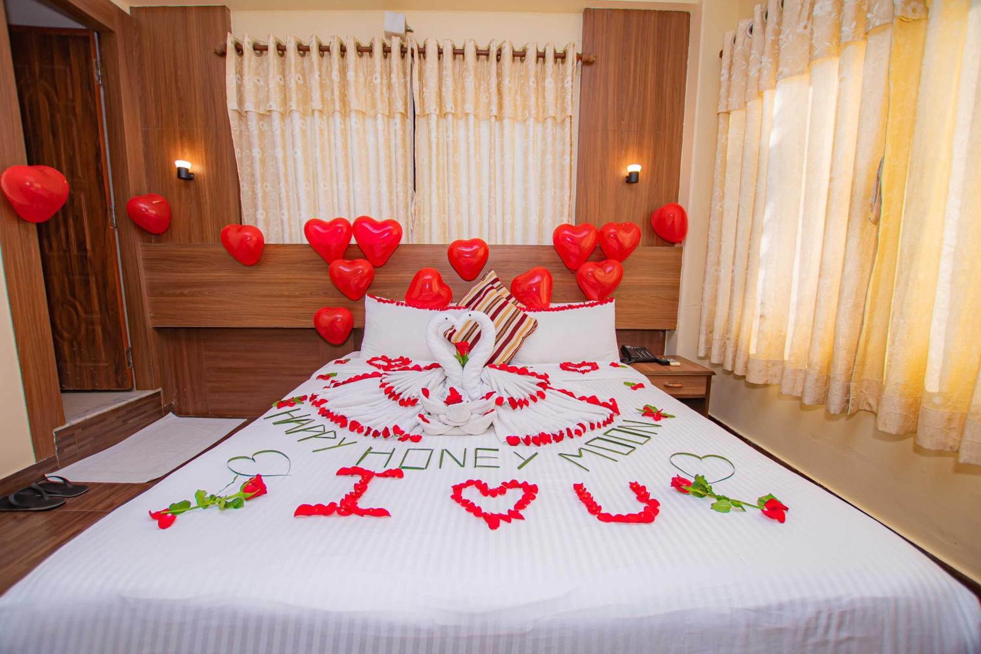 Hotel Crystal Palace Покхара Экстерьер фото
