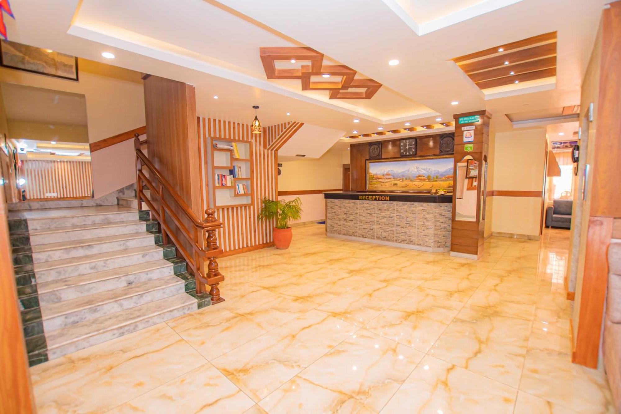 Hotel Crystal Palace Покхара Экстерьер фото