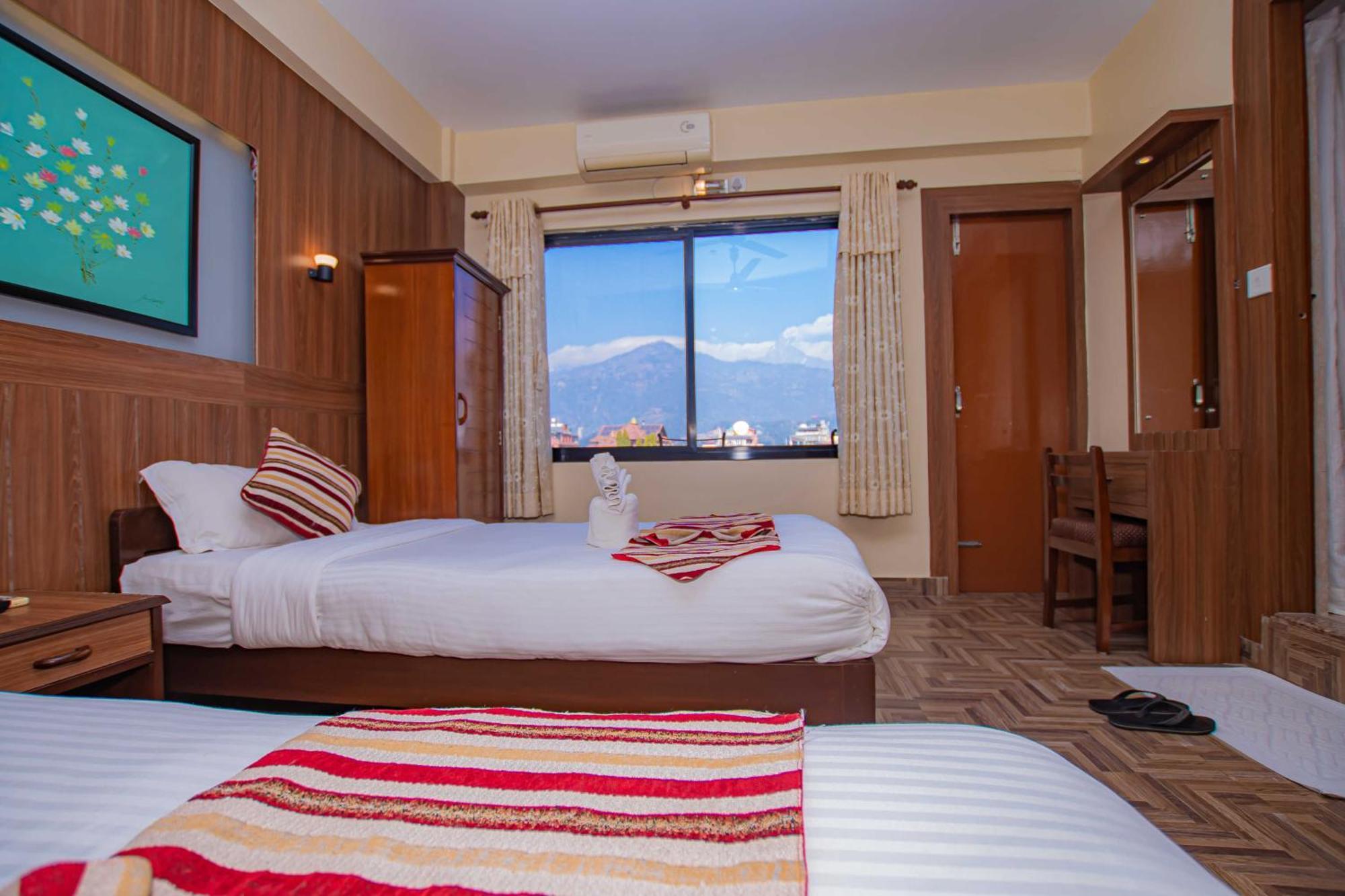 Hotel Crystal Palace Покхара Экстерьер фото
