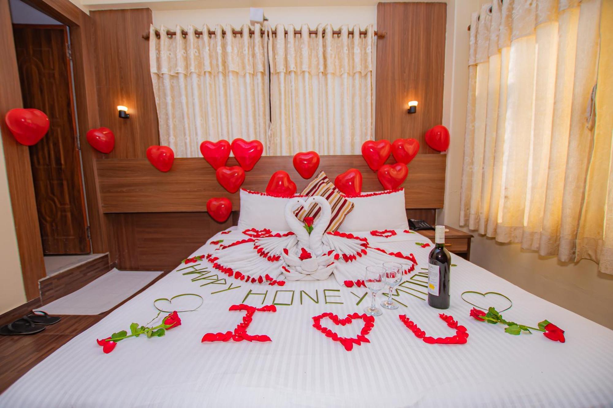 Hotel Crystal Palace Покхара Экстерьер фото